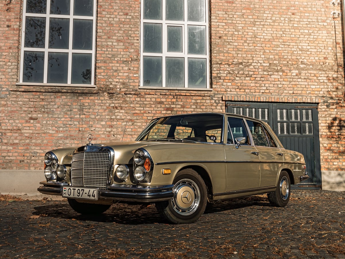 1970 Mercedes-Benz 280 SE - Image 1
